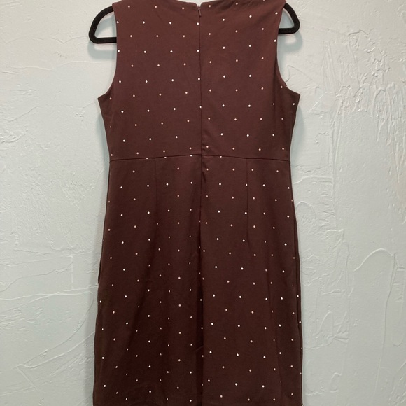 Lands End-it has pockets 
10P
Brown w white/tan polka dots - Picture 2 of 4